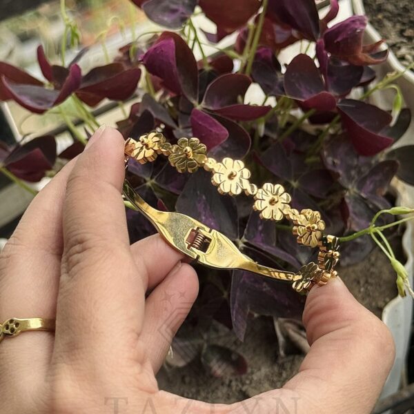 Multiple Daisy SS Cuff